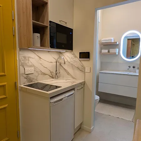 - Rooftop Views, Wine Cellar & Espresso *