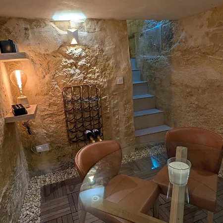 - Rooftop Views, Wine Cellar & Espresso * Senglea