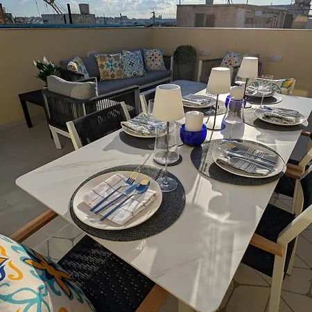 - Rooftop Views, Wine Cellar & Espresso Apartment Senglea
