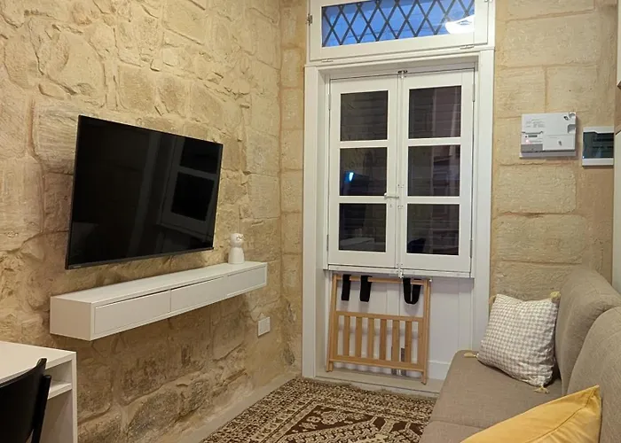 - Rooftop Views, Wine Cellar & Espresso