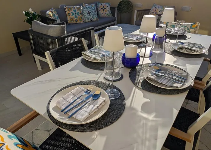 - Rooftop Views, Wine Cellar & Espresso Apartament Senglea